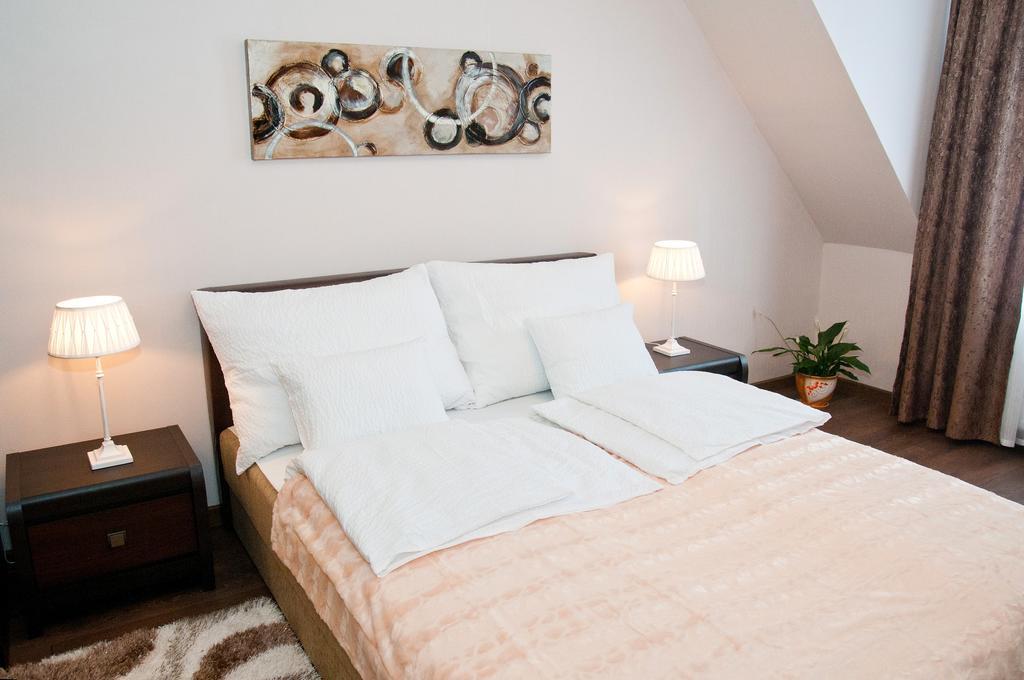 Ametiszt Apartman Heviz Exterior photo
